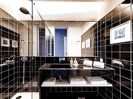 Dear Lisbon - Gallery House