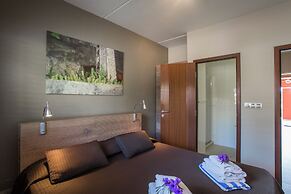 Spanish Water Apartments
