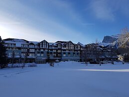 Sunset Mountain Inn and Spa