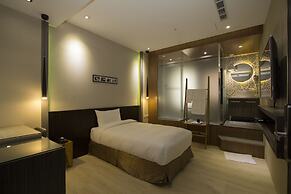 G11 Hotel