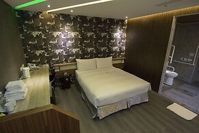 G11 Hotel