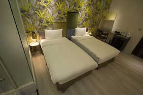 G11 Hotel