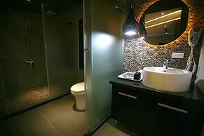 G11 Hotel