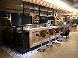 G11 Hotel