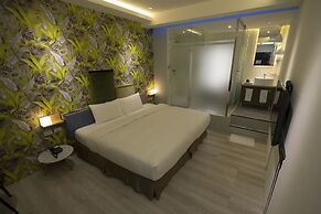 G11 Hotel