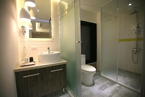 G11 Hotel