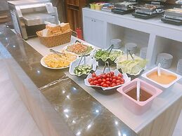 G11 Hotel