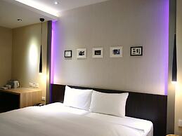 G11 Hotel