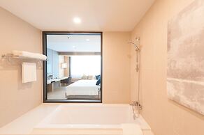 Arize Hotel Sri Racha