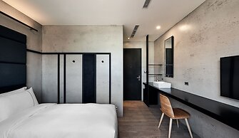 Waterfront Hotel