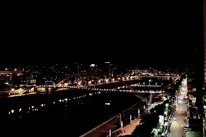 Waterfront Hotel