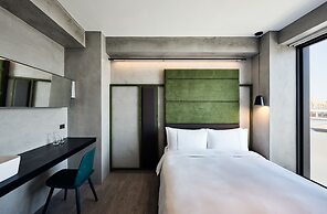 Waterfront Hotel