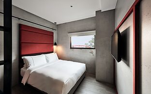Waterfront Hotel