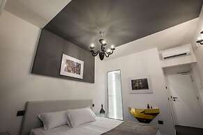 The Boutique Napoli Suite