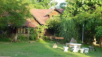 Baandin Chiewlarn Resort