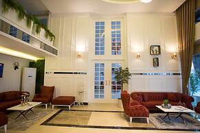 A Royal Suit Hotel