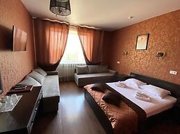 Parallel Hotel