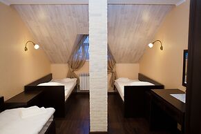 Parallel Hotel