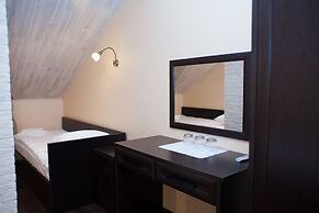 Parallel Hotel