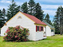 Green Gables Bungalow Court