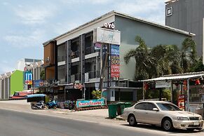 OYO 792 Omsaga Phuket Hotel
