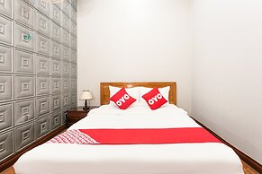 Honey Hotel