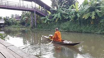 Baan Suanaomsuk