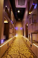 CUBE Boutique Capsule Hotel @ Kampong Glam