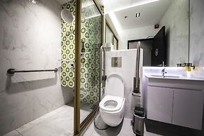 CUBE Boutique Capsule Hotel @ Kampong Glam