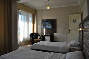 Cem Hotel