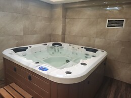 White Castle  (Boutique Apartment Hotel)