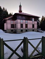 Karinna Forest Houses