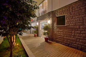 HMA Hotel & Suites