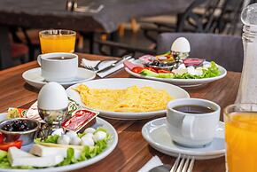 HMA Hotel & Suites