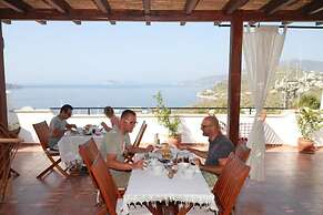 Turk Evi