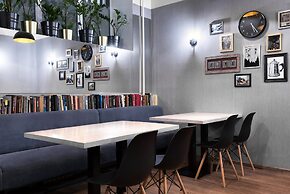 Hotel Library