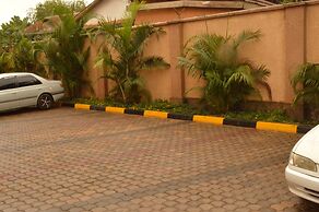 Super Paradise Hotel