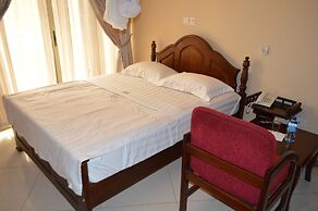 Super Paradise Hotel