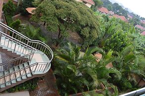 Super Paradise Hotel