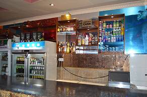 Super Paradise Hotel