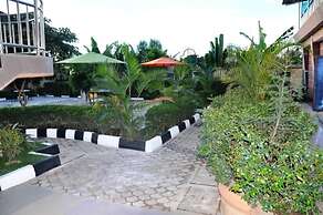 Super Paradise Hotel