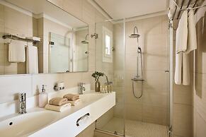 Selana Suites