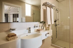 Selana Suites