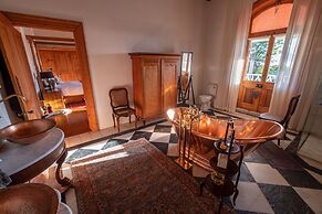 Merindol Manor