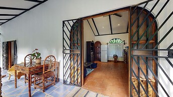 The Scarlet Villas