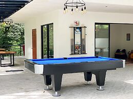 The Scarlet Villas