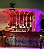 The Scarlet Villas