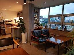 Mokpo White Windmill Guesthouse