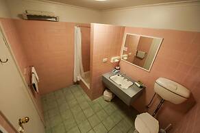 Parklane Motel