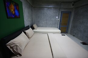 Suntisuk Place
